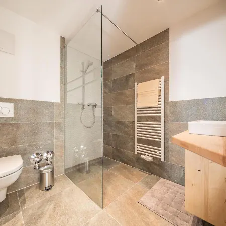 Plainer Apartment *
