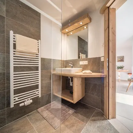 Plainer Apartment *